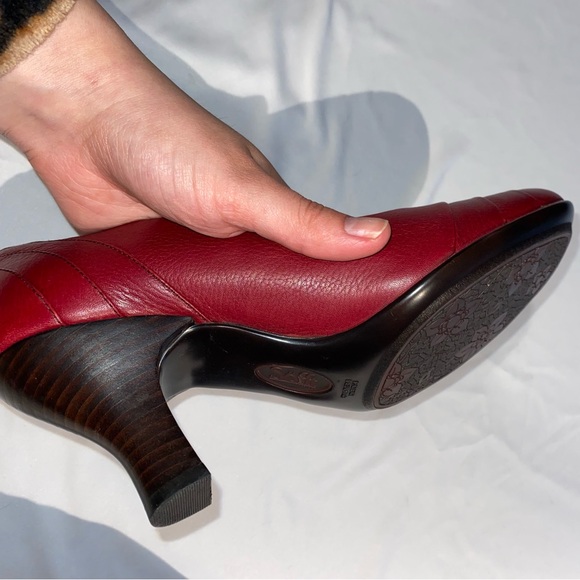 Söfft Deep Red Leather Low Heels - Picture 9 of 10